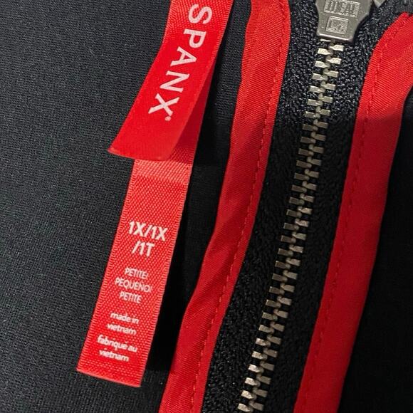 SPANX The Perfect Jumpsuit Womens 1X Petite Black Sleeveless Flare Shapewear - Picture 4 of 10